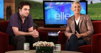 Robert Pattinson does Ellen DeGeneres, admits he loves the Ellen underwear