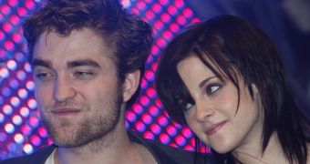 Robert Pattinson is now swearing off women so he can get back together with Kristen Stewart
