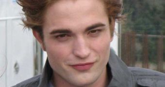 Edward Cullen is humbled in “New Moon,” actor Robert Pattinson says