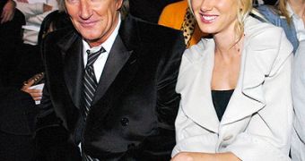 Rod Stewart can’t wait to be a granddad, but wishes Kimberly would’ve gotten married first