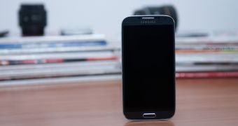 Rugged Samsung GALAXY S 4 “Active” Arriving in July [WSJ]