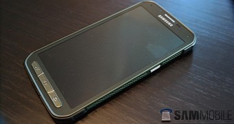 Samsung Galaxy S5 Active front side