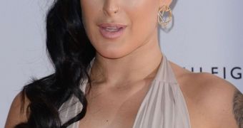Rumer Willis Pens Essay on Bullying for Glamour, Says the Internet Is Holding Us Back