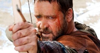 “I’ve been sold as an angry person and that’s just not true,” Russell Crowe says of how he’s portrayed as one of the most difficult actors in the industry