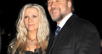Russell Crowe and Danielle Spencer end 9-year marriage