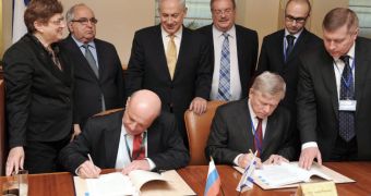 Israeli, Russian official sign a new space cooperation agreement for peaceful purposes