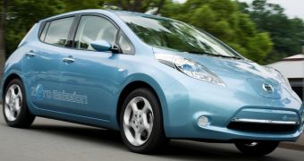 Staff at safari park in the UK now use a Nissan LEAF to travel to local schools, educate students about environmental protection
