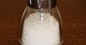 People should eat 2 to 4 grams of salt per day, on average