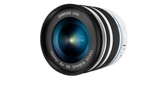 Samsung Compact 18-55mm f/3.5-5.6 OIS Zoom Lens - White