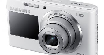Samsung Smart Camera with dual-view