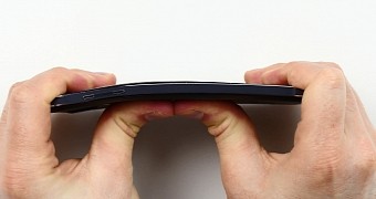 Samsung Galaxy Note 4 bending