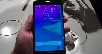 Samsung Galaxy Note Edge (front)