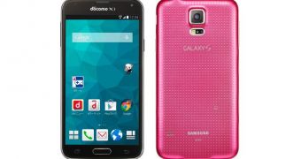 Samsung Galaxy S5 in pink