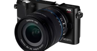 Samsung launches NX200 camera