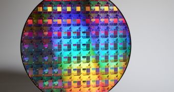 Samsung Proudly Shows Its 32 nm Manufacturing Process