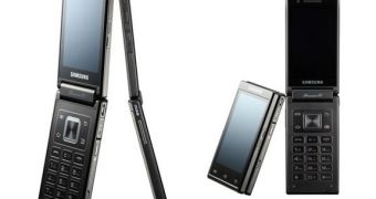 Samsung SCH-W999 Flip Phone Packs Dual Displays, Android