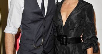 Ryan Reynolds and Sandra Bullock are an item, reports claim