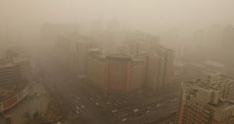 Sandstorm Hits Beijing, Air Pollution Reaches Dangerous Levels
