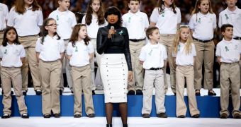 Sandy Hook Chorus, Jennifer Hudson Perform at Super Bowl 2013 – Video