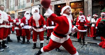 Santas take over the streets of New York