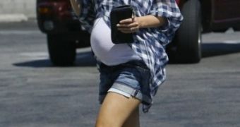 New mom Sarah Michelle Gellar was spotted around town, looking even thinner than before she became pregnant