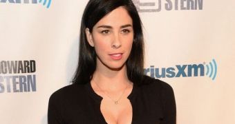 Sarah Silverman pens op-ed for women’s mag, dishes advice on body confidence and beauty