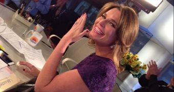 Matt Lauer tweeted this photo of Savannah Guthrie showing off her engagement ring