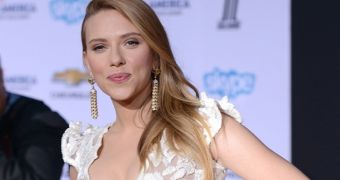Scarlett Johansson says she knows nothing of the Woody Allen backlash, refuses to be drawn into it
