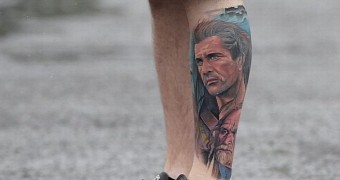 Scottish fan has “Braveheart” tattoo inked on his leg