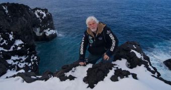 Captain Paul Watson says there is no reason to pick on Bindi Irwin over her partnership with SeaWorld
