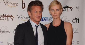 Sean Penn is thinking of asking Charlize Theron to marry him