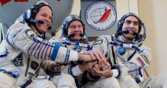 Left to right: Kevin Ford (NASA), Oleg Novitskiy (RosCosmos) and Evgeny Tarelkin (RosCosmos)