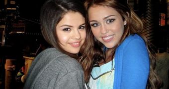 Selena Gomez declares war on Miley Cyrus after she's dissed in concert by the pop singer