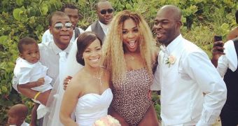 Serena Williams crashes a wedding party in Miami in just beachwear