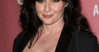 Shannen Doherty alerts the police after fan threatens to kill herself on Twitter