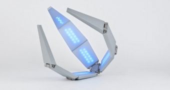 Shape shifting solar lamp looks like something from outer space
