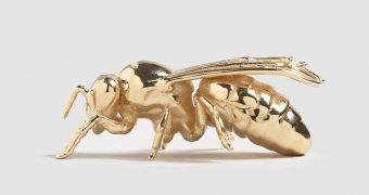 Shapeways 3D printed gold wasp figurine