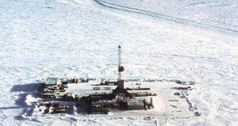 Shell Drills in the Arctic While Its Clean-Up Vessel Remains Docked