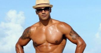As handsome as Shemar Moore is, he is even more so at the beach