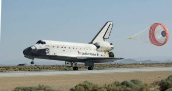 Atlantis landed safely today at the Edwards Air Force Base, in Southern California, completing its STS-125 mission to repair the famous Hubble Space Telescope