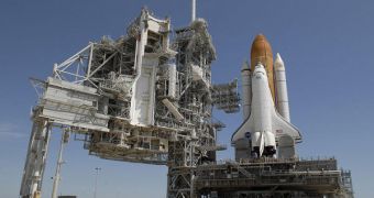 Space shuttle Endeavor sits on Launch Pad 39A, at the KSC