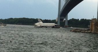 Shuttle Enterprise moved by barge to New Jersey