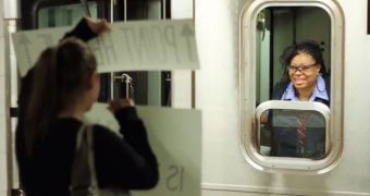 Signs Make New York City Subway Drivers' Day Better – Video