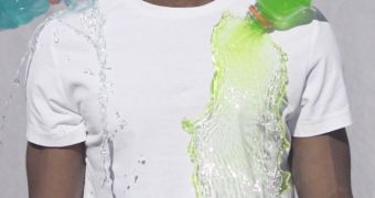 The Silic T-shirt cannot be stained with liquids