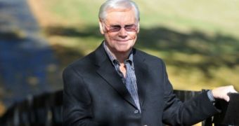 George Jones has canceled upcoming appearances because of health problems