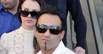 Britney Spears and Adnan Ghalib in 2008; Sam Lufti is behind her