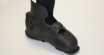 Ski Boot Made from WindForm Material Uses Carbon Fiber