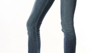 Skinny jeans plus high heels combo is guaranteed to create the tingling thigh sensation
