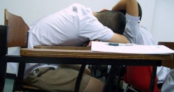 Sleepy teens influence their peers into sleeping less as well, a new study finds