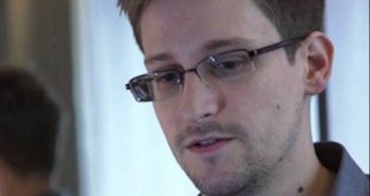 Edward Snowden finally applies for Russian asylum